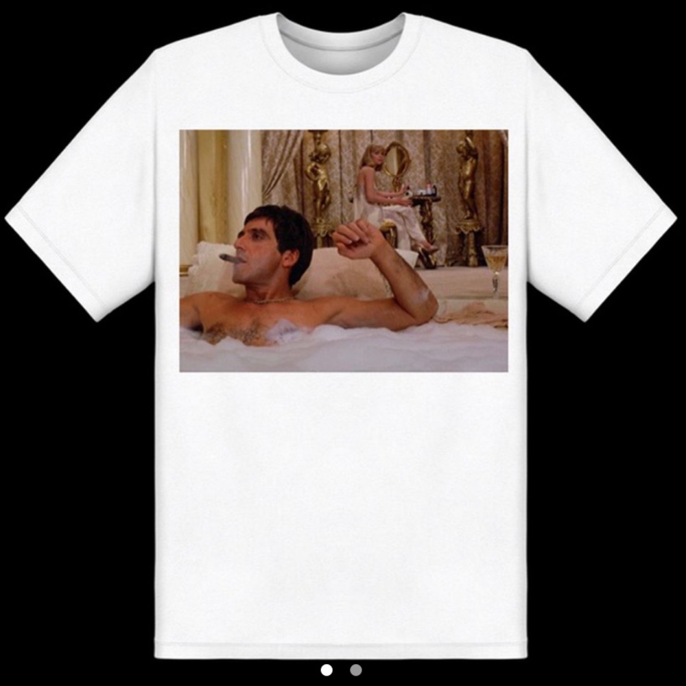 Scarface in jacuzzi graphic tee. π€ - Picture 1 of 1